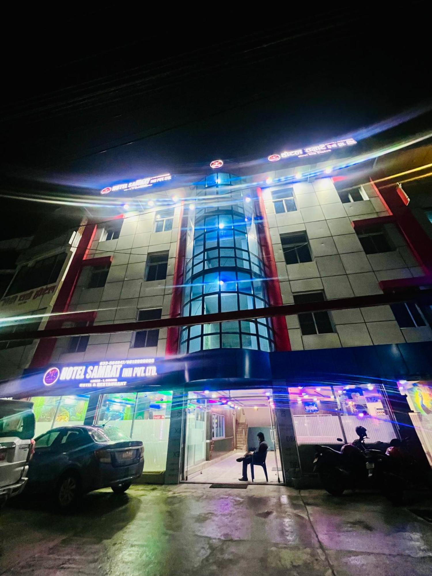 Hotel Samrat Inn Pvt Ltd Lahan 外观 照片