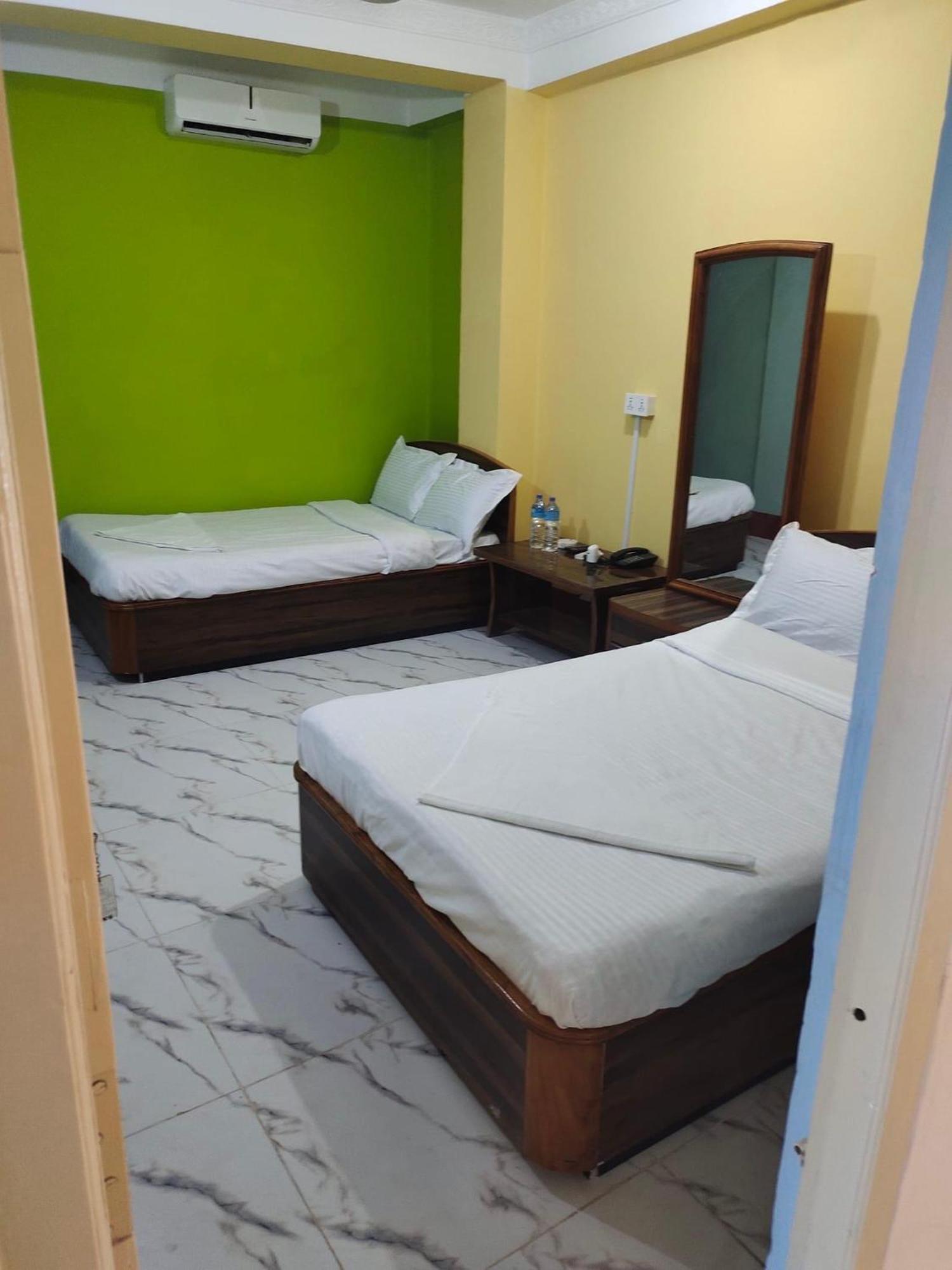 Hotel Samrat Inn Pvt Ltd Lahan 外观 照片