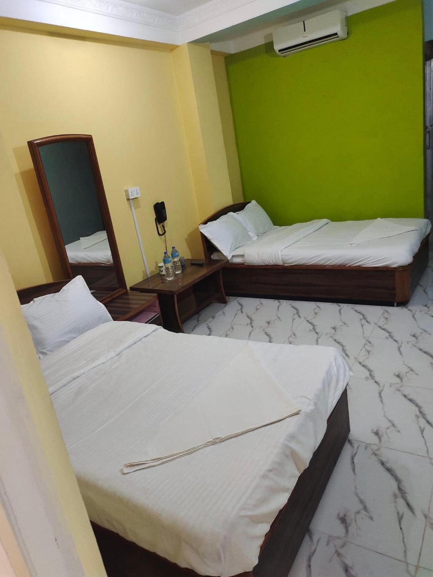 Hotel Samrat Inn Pvt Ltd Lahan 外观 照片