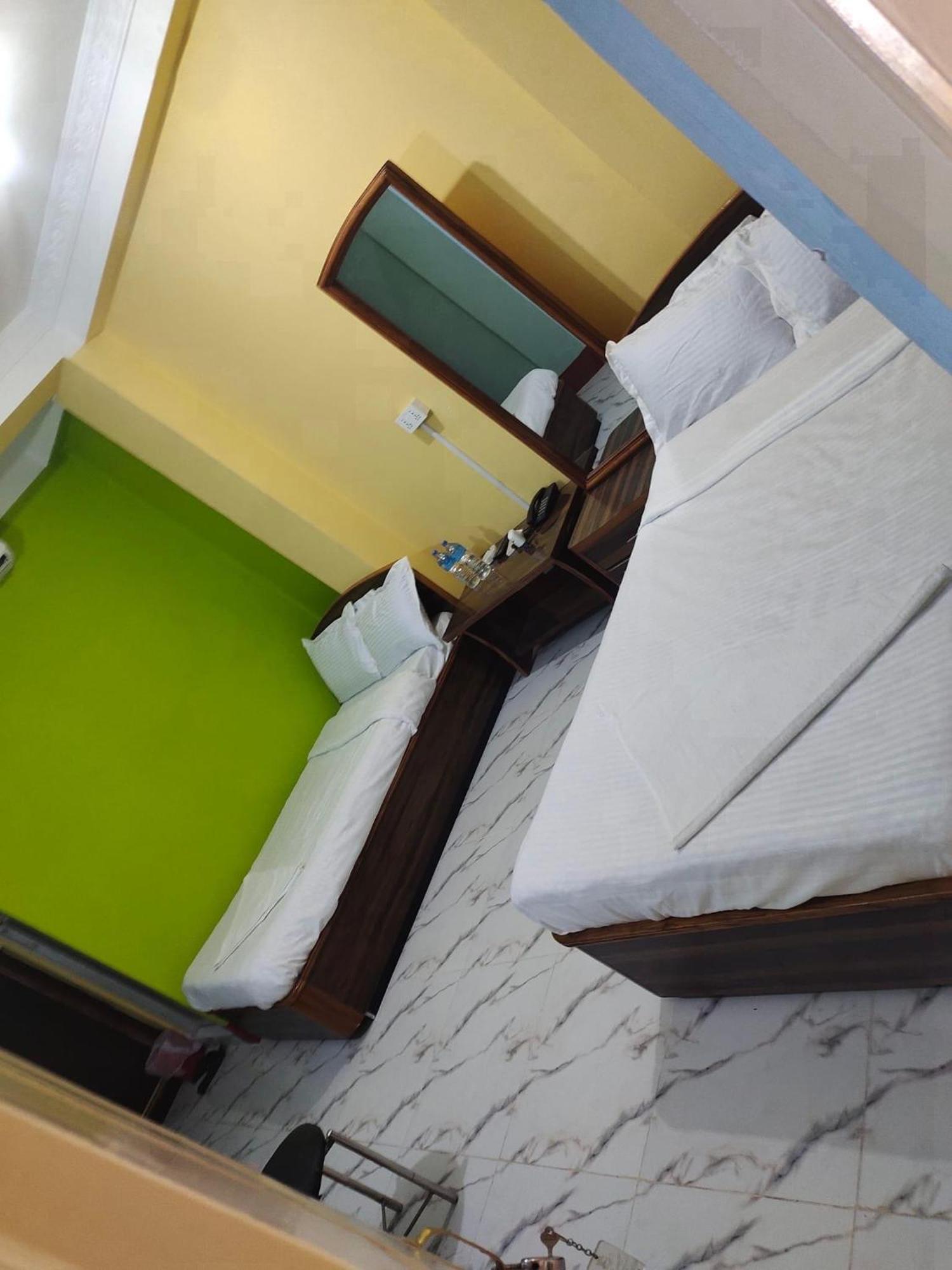 Hotel Samrat Inn Pvt Ltd Lahan 外观 照片
