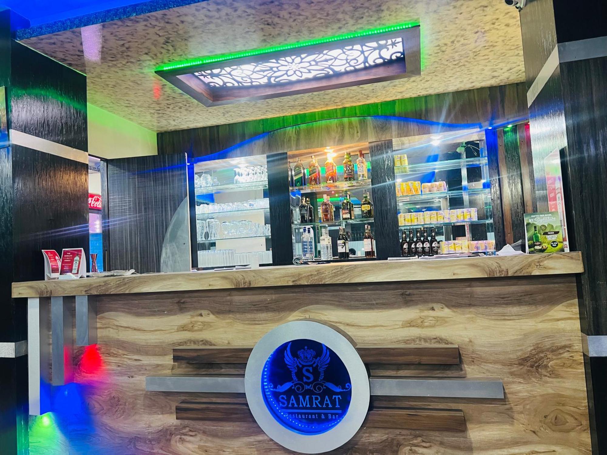 Hotel Samrat Inn Pvt Ltd Lahan 外观 照片